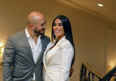 زوجة محمود العسيلي تنشر صورة جديدة من رحلة شهر العسل