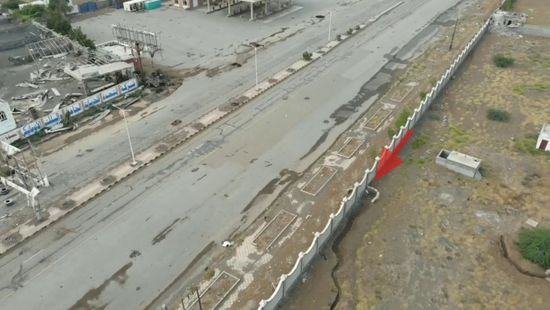 استعدادا لمعركة طويلة.. الحوثي يحاصر نقاط المراقبة الأممية بالخنادق (فيديو)