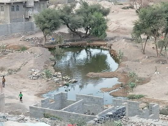 طفح الصرف الصحي يهدد بانتشار الأوبئة في الحبيلين