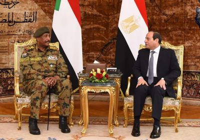 رئيس المجلس السيادي السوداني يتصل هاتفيا بالرئيس المصري