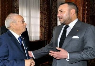 ملك المغرب يجري اتصالاً هاتفيًا بالرئيس التونسي