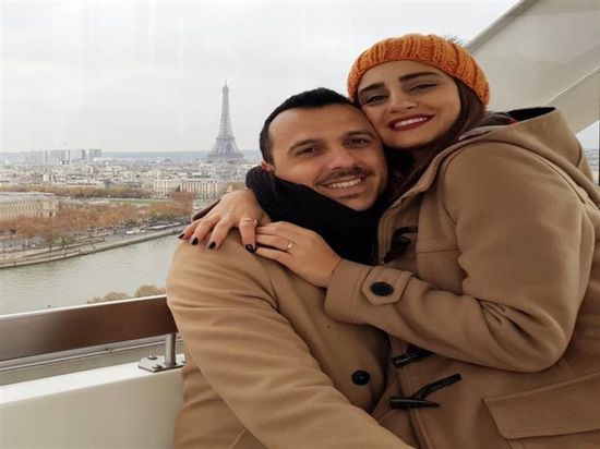 إيميه صياح ترزق بتوأم (صورة)