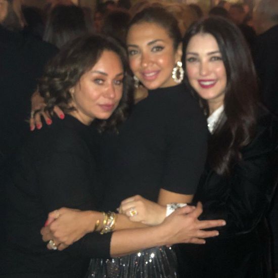 ياسمين عبدالعزيز تحتفل بعيد ميلادها بصحبة نجوم الفن (صور)