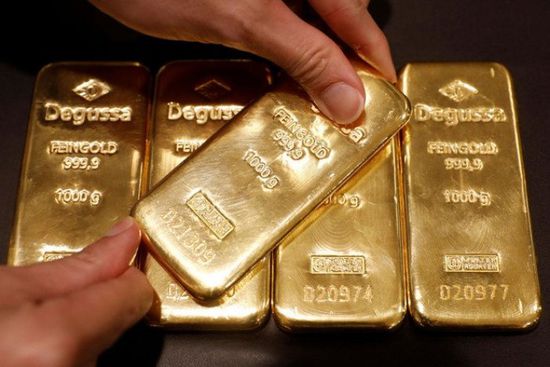 الذهب يتجه لتسجيل أكبر تراجع أسبوعي في شهرين