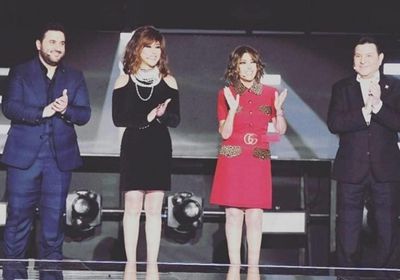 فريق "ذا فويس سينيور" ينشرون صورًا جديدة من كواليس البرنامج