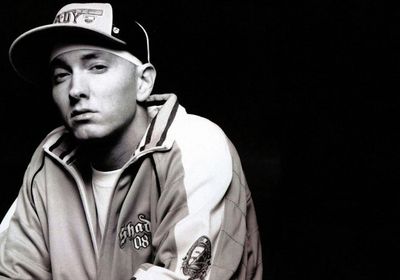 إمينيم يفاجئ جمهوره بطرح ألبوم جديد