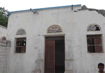 قذائف الحوثي تسقط على منازل أهالي التحيتا