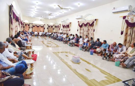 رئيس الانتقالي يوجه بإعداد خطة لتطوير القطاع الصحي في الجنوب