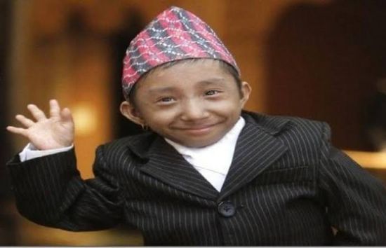 وفاة أقصر رجل في العالم في نيبال البالغ 27 عاما
