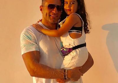 محمد نور يحتفل بعيد ميلاده مع نجلته "عليا"