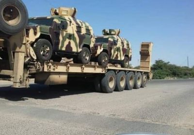 التحالف العربي يدفع بتعزيزات إلى عدن (صور وفيديو)