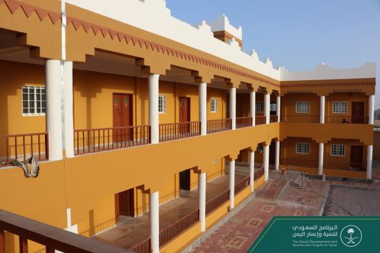 "البرنامج السعودي": إنشاء 8 مدارس في المهرة (صور)