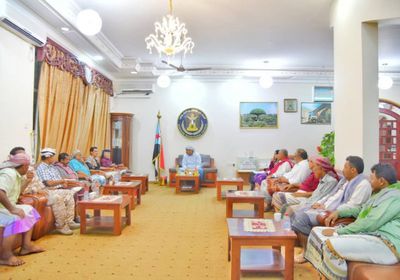 الرئيس الزٌبيدي يطلع على الأوضاع الأمنية في أبين