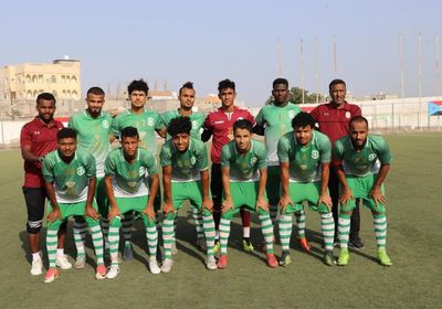 العيسي يعاقب جماهير "وحدة عدن" بعد رفع علم الجنوب