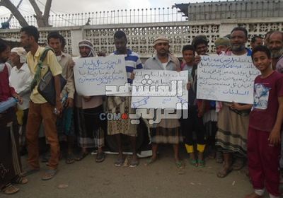 مزارعو تبن يرفضون الزحف العمراني على الأراضي الزراعية ( صور)