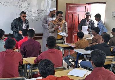 برعاية إماراتية.. استكمال توزيع الكتاب المدرسي بمدارس سقطرى