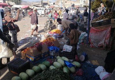 البسطات العشوائية تخنق أسواق الحبيلين