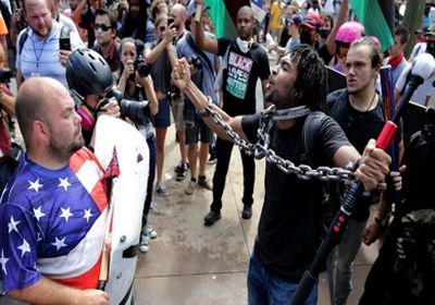 آلاف من النشطاء المؤيدين للحق في حيازة أسلحة يتظاهرون في فرجينيا