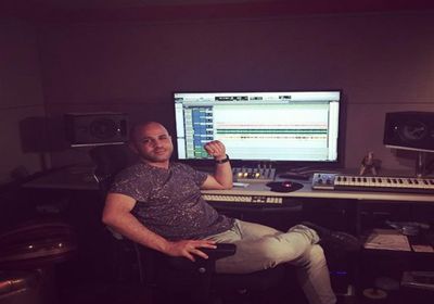 عزيز الشافعي يعلن عن موعد طرح أغنيته مع رامي صبري "حياتي مش تمام"