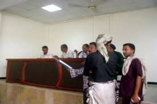 محكمة الحوطة تدين 3 متهمين بسرقة دراجة نارية