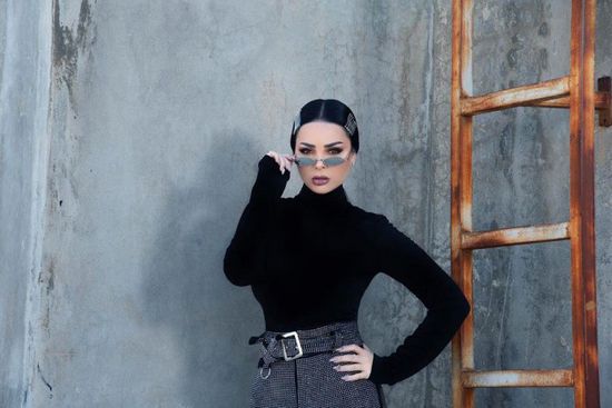 ديانا كرزون أنيقة في أحدث جلسة تصوير 