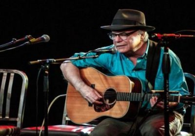 تفاصيل جديدة في وفاة المغني الأمريكي ديفيد أولني