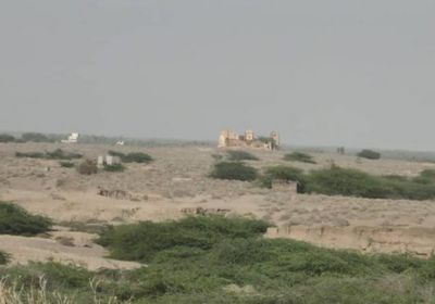 بالدوشكا والبيكا.. اعتداء حوثي جديد على "المشتركة" في الجاح