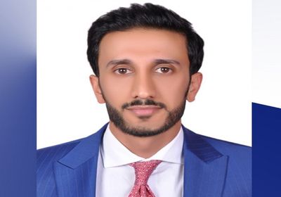 القحطاني يتفاعل مع هاشتاج "الانتقالي يواجه الحوثي والإخوان"