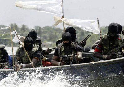 إطلاق سراح البحارة الثمانية اليونانيين المختطفين بالقرب من سواحل الكاميرون