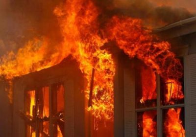 نشوب حريق ضخم بـ 400 منزل في كراتشي بباكستان