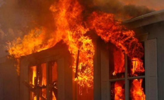 نشوب حريق ضخم بـ 400 منزل في كراتشي بباكستان