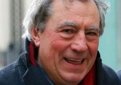 وفاة الممثل والمخرج البريطاني تيري جونز عن عمر 77 عامًا