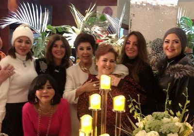 بصحبة نجمات الفن.. نرمين الفقي تحتفل بعيد ميلاد دلال عبدالعزيز