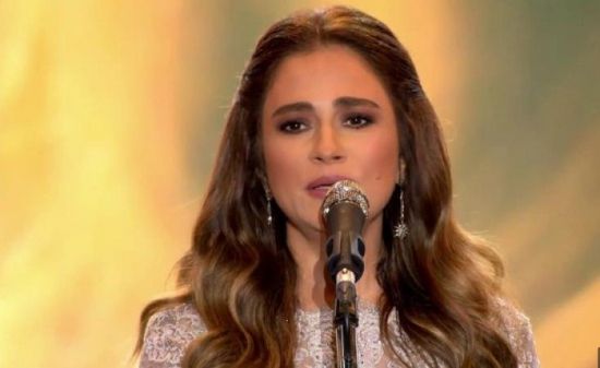 وفاة والد المطربة اللبنانية جوليا بطرس 