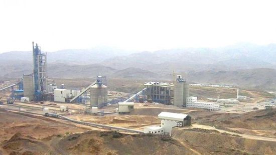 قلق في ردفان من مصنع فحم أسمنت الوطنية