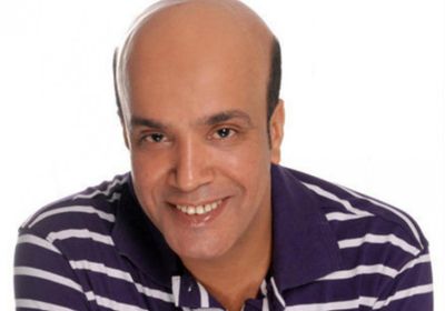 بالفيديو.. سليمان عيد يسخر بشكل كوميدي من أغنية "قدام مرايتها" لعمرو دياب