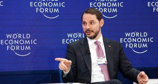 ممثل كوميدي.. الشريف يسخر من وزير المالية &lrm;التركي 