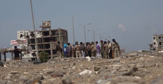 قصف حوثي يدمر مستشفى 22 مايو ونقطة ارتباط بالحديدة