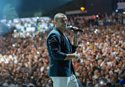 عمرو دياب يشعل حفله في دبي (صور وفيديو)