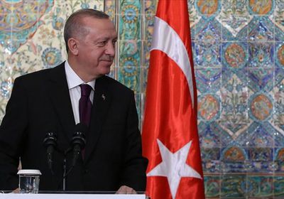 بعد زلزال إلازيغ.. صحفي: أردوغان يستغل الدين للتغطية على فشله