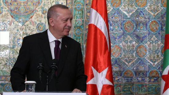 بعد زلزال إلازيغ.. صحفي: أردوغان يستغل الدين للتغطية على فشله