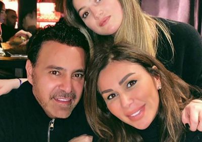 من باريس.. عاصي الحلاني ينشر صورته بصحبة زوجته ونجلته