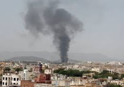 10 ضحايا بقصف صاروخي حوثي على سوق بتعز