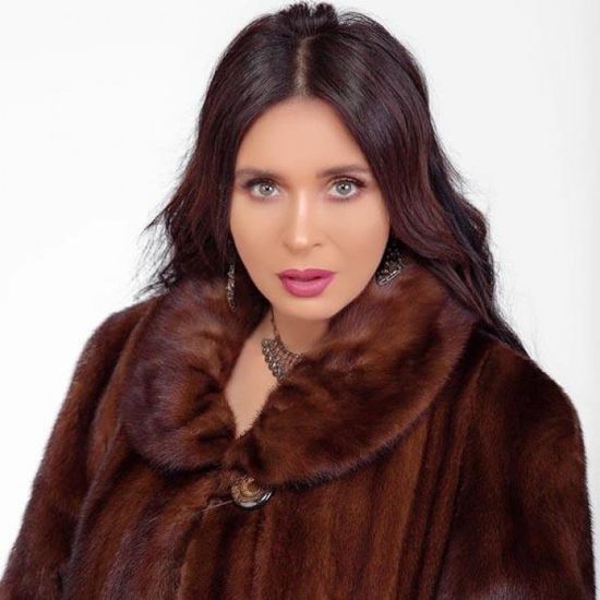 بالصور.. دينا أنيقة في أحدث جلسة تصوير