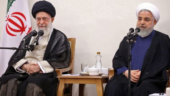 صحفي: روحاني هدد بالاستقالة بسبب خلافه مع خامنئي
