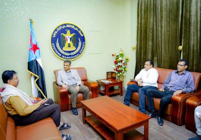 "أمين الانتقالي" يستقبل مدير "زايد الإنسانية" ويشيد بدورها