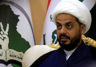 كاتب عراقي يسخر من قيس الخزعلي: هل هو باني سنغافورة؟