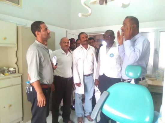 وفد من منظمة أطباء العالم يناقش احتياجات مستشفى حبيل جبر بلحج