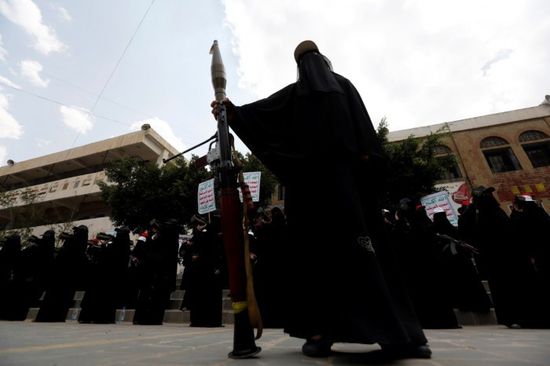 الزينبيات.. "رتب عسكرية" لشرطة الحوثي النسائية