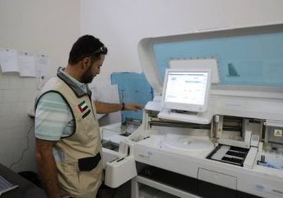 بدعم إماراتي..أجهزة ومعدات طبية تصل إلى بنك الدم بالمكلا (صور)